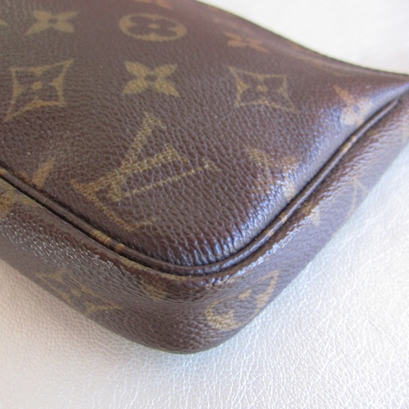 SOLD Auth. Louis Vuitton Monogram Pochette Clutch - Picture 4 of 8